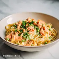 Pasta al Salmone Senza Panna: Ricetta Pronta in 25 Minuti