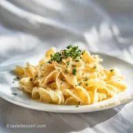 Pasta con la Panna: Ricetta Cremosa in 15 Minuti
